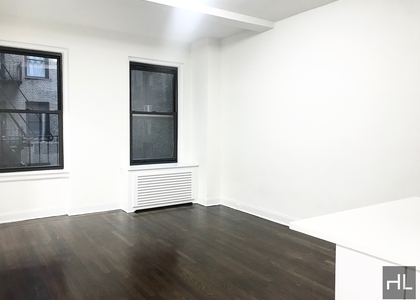 East 46 Street - Photo 1