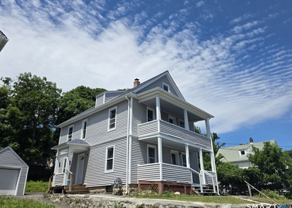 152 Chestnut Avenue - Photo 1
