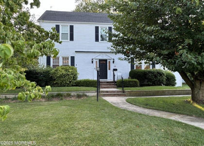55 Pinewood Avenue - Photo 1