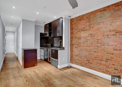 West 52 Street - Photo 1