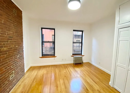 306 East 11th Street - Photo 1
