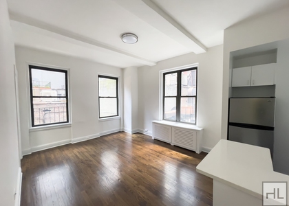 East 46 Street - Photo 1