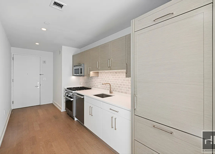 10th Avenue - Photo 1