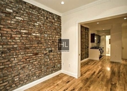 Mott Street - Photo 1