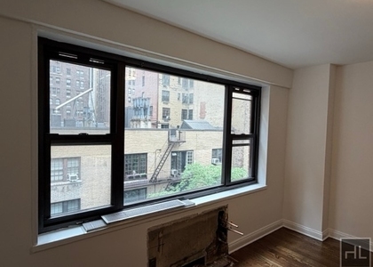 East 56 Street - Photo 1