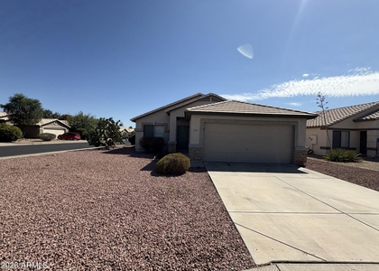 15901 W Elm Street - Photo 1