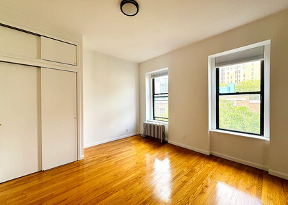 314 East 11th Street - Photo 1