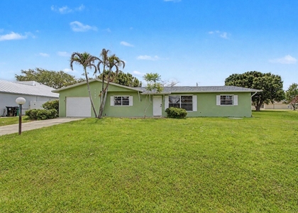 1149 Sw Hogan Street - Photo 1