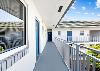 1001 Se 16th Street - Photo 1