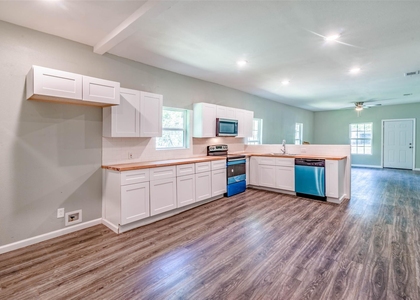 1457 W Austin Street - Photo 1