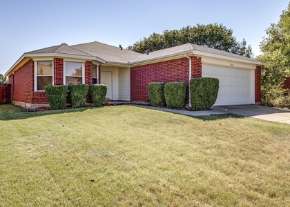 1561 Knottingham Drive - Photo 1