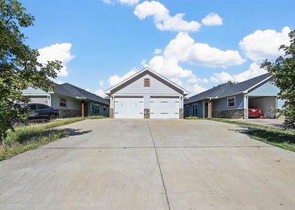 607 E Carter Street - Photo 1