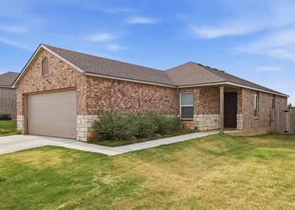 11832 Nw 94th Street - Photo 1