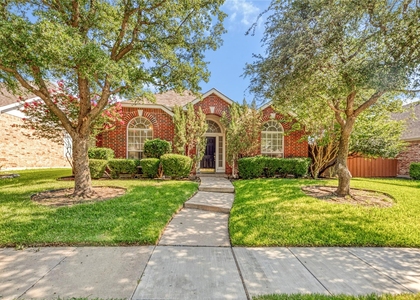 1438 Royal Oaks Drive - Photo 1
