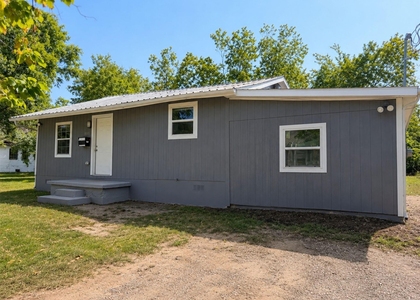 1306 Locust Street - Photo 1
