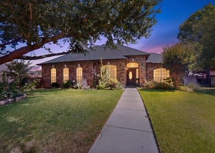 713 Mockingbird Court - Photo 1