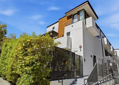 829 N Martel - Photo 1