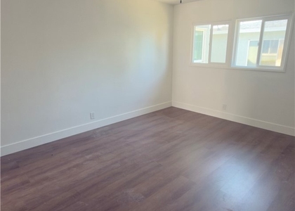 622 N Olive - Photo 1
