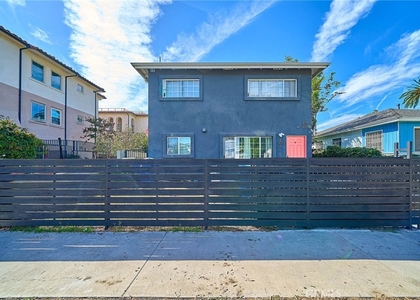 3011 S West View - Photo 1
