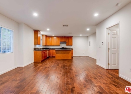 4848 Oakwood Avenue - Photo 1