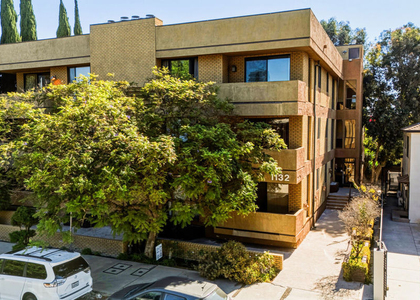 1132 S Doheny Drive - Photo 1
