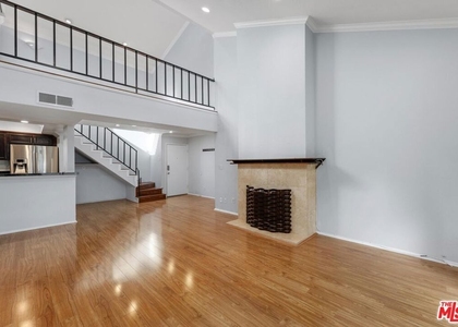 5325 Newcastle Avenue - Photo 1
