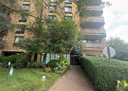 141 Great Neck Road - Photo 1