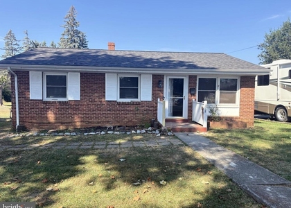 2325 Wilson Boulevard - Photo 1