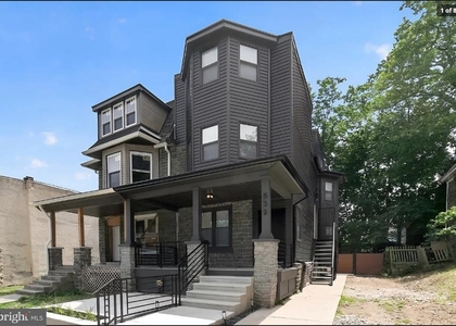 532 E Johnson Street - Photo 1