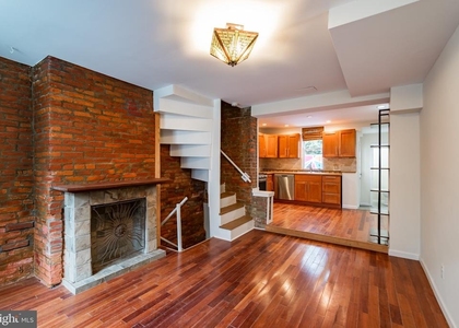 211 W Stiles Street - Photo 1