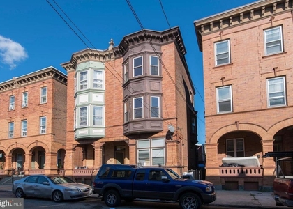 1929 N 32nd - Photo 1