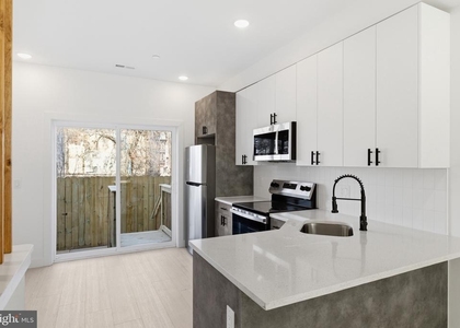 1043 W Orleans Street - Photo 1