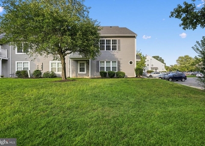 726 Sedgewick Court - Photo 1