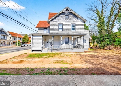 216 W Division Street - Photo 1