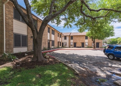 1207 Southport Dr - Photo 1