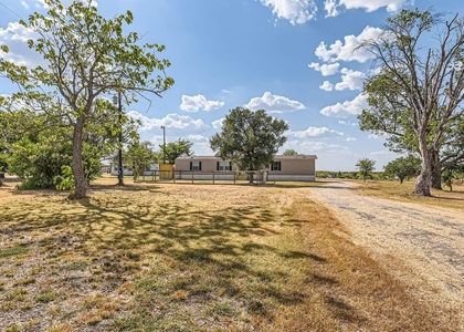 517 Crossroads Dr - Photo 1