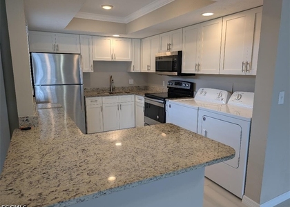 3715 Se 9th Place - Photo 1