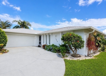 1429 Se 31st Terrace - Photo 1