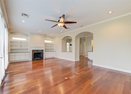 1117 W 18th Street - Photo 1