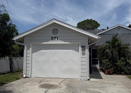 571 Milburne Close - Photo 1