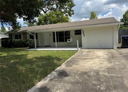 1407 Moselle Avenue - Photo 1