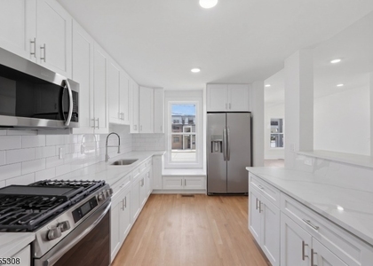 116 Valley St - Photo 1