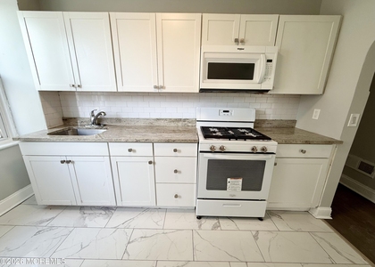 37 2nd Avenue - Photo 1