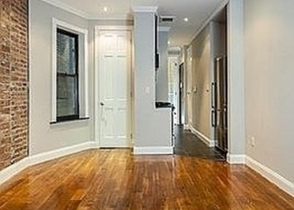 Avenue B - Photo 1