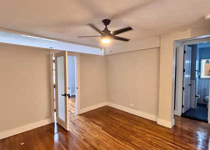 East 58 Street - Photo 1