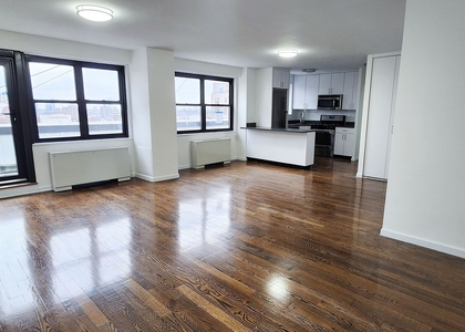 E 16 St - Photo 1