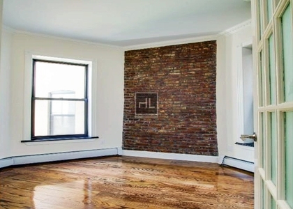 West 103 Street - Photo 1