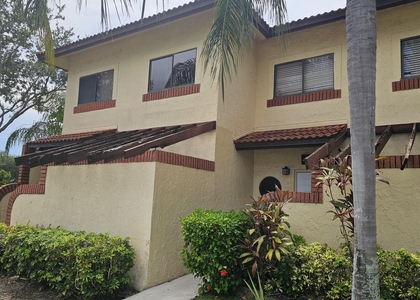 4621 Nw 88th Avenue - Photo 1