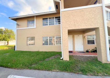 843 Twin Lakes Drive - Photo 1