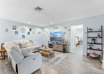 836 Nw 29th Avenue - Photo 1